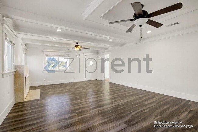 Photo - 4315 La Salle Ave