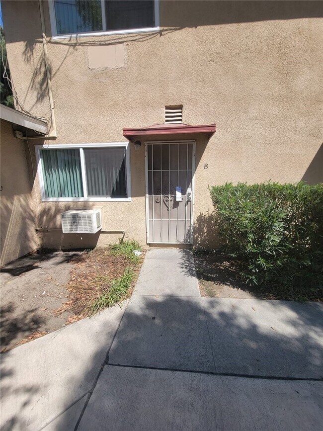 Photo - 4505 Canoga St Apartment Unit B