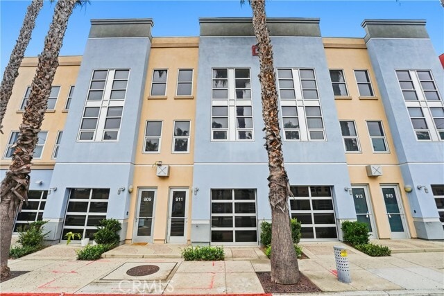 Photo - 911 E Santa Ana Blvd