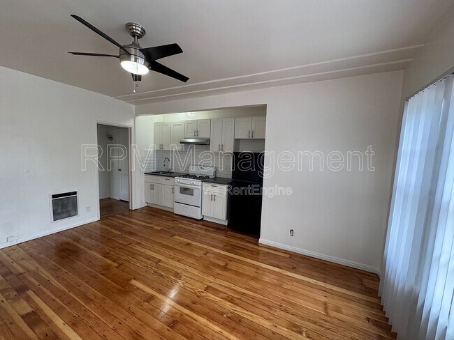 Photo - 1781 N Orchid Ave Unit 112