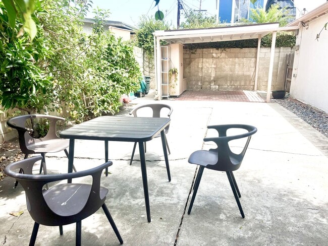 Photo - LIN236 Unit 2
