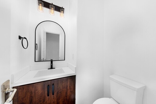 Photo - 2255 Indus Way