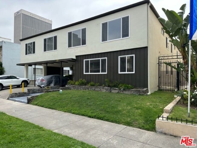 Building Photo - 517 S Kenmore Ave Unit 2