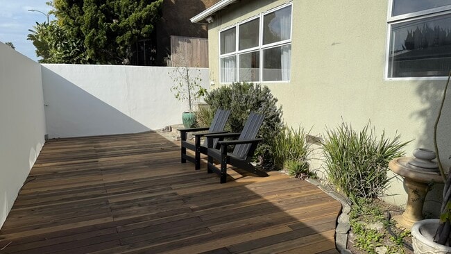Private Patio Deck - 710 Pacific Avenue
