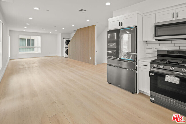 Building Photo - 2700 Fletcher Dr Unit 3057 Rental