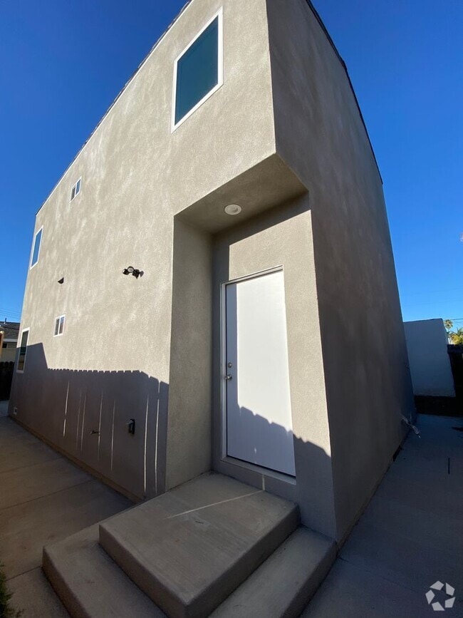 Building Photo - AVAILABLE FOR MOVE IN NOW!! Gorgeous brand... Rental