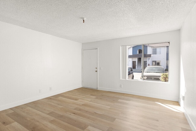 Photo - Mar at Chavez