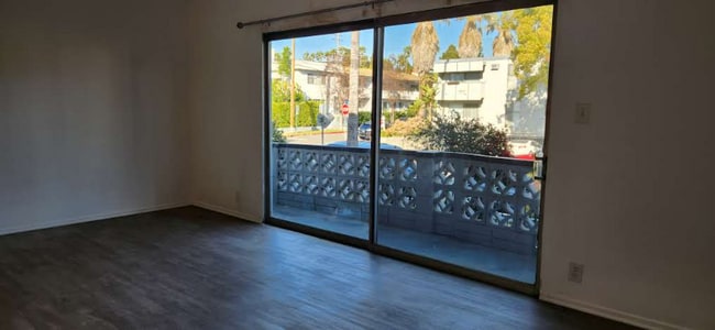 Photo - 545 Hayworth Ave Unit 101