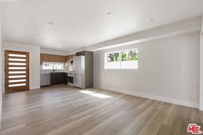 Photo - 716 W 41st Pl Condo Unit 3