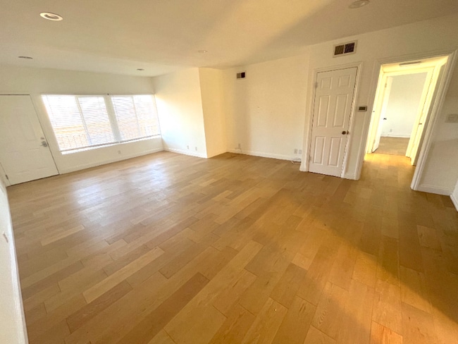 Photo - 1008 7th St Unit 11