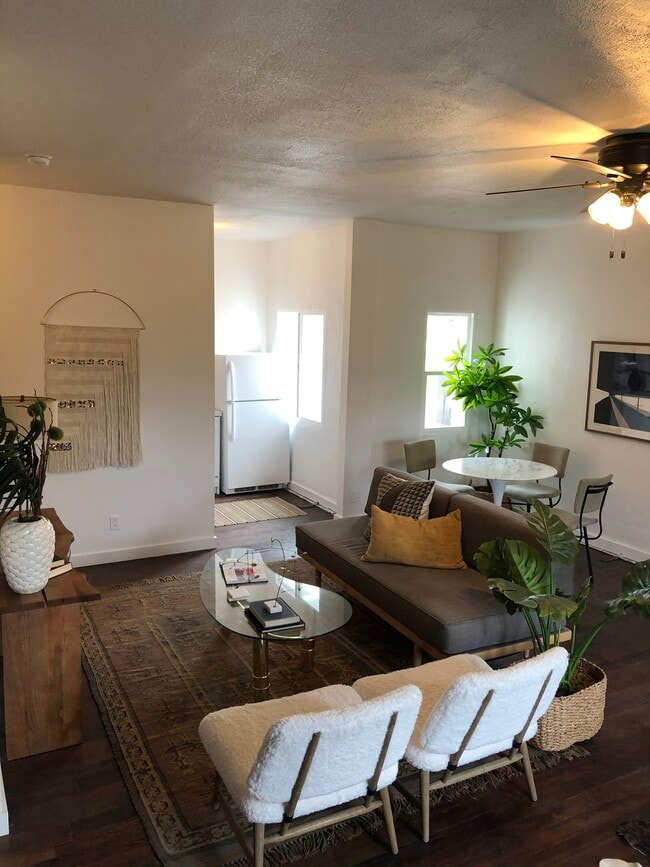 Photo - Larchmont Villas