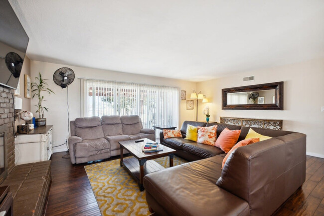 Photo - 1005 E 12th St Apartment Unit ID1024452P