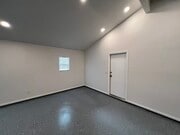 Photo - 469 W 2nd St