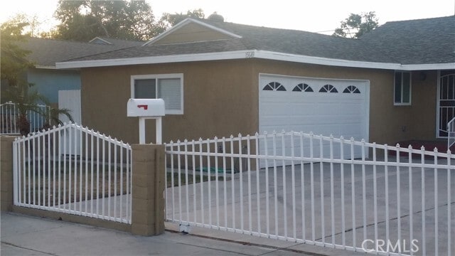 Photo - 15649 Aravaca Dr House