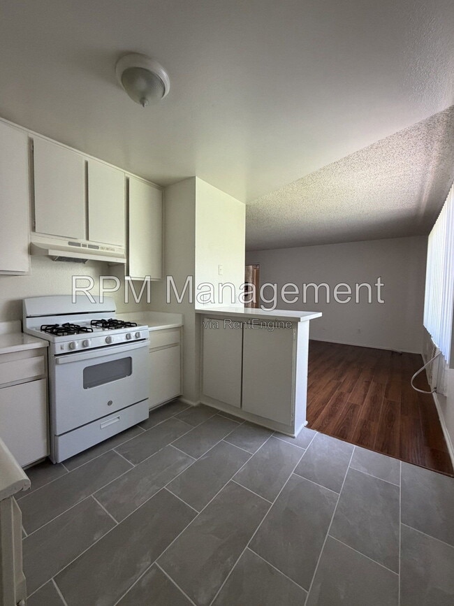 Photo - 6920 Simpson Ave Unit 6