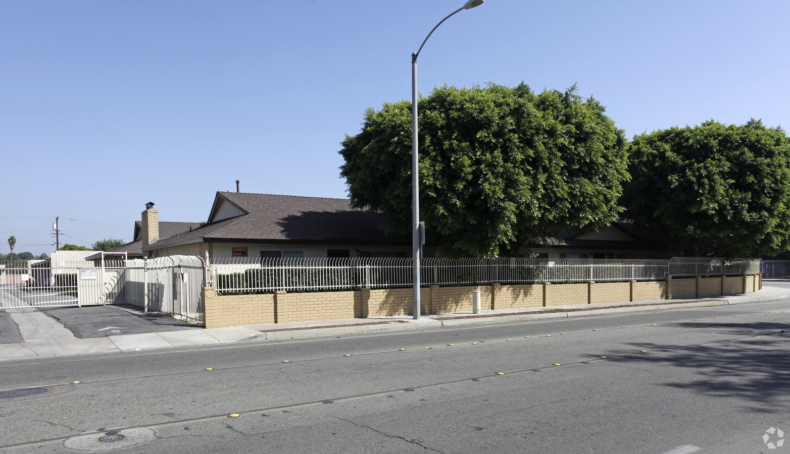 Wilshire Crest Apartments - Wilshire Crest Apartments