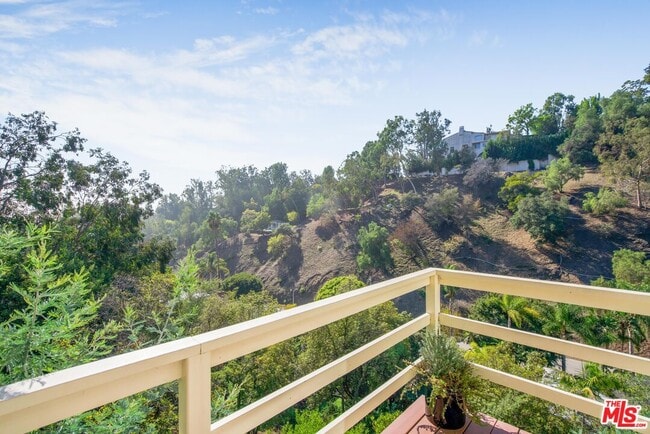 Building Photo - 1311 Braeridge Dr