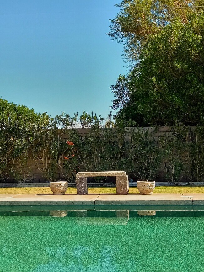 Photo - 2200 E Acacia Rd N