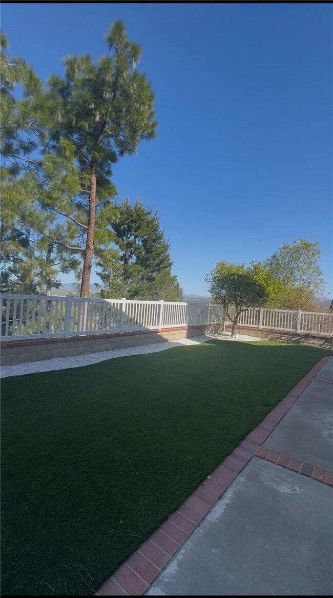 Photo - 24825 Laurelcrest Ln