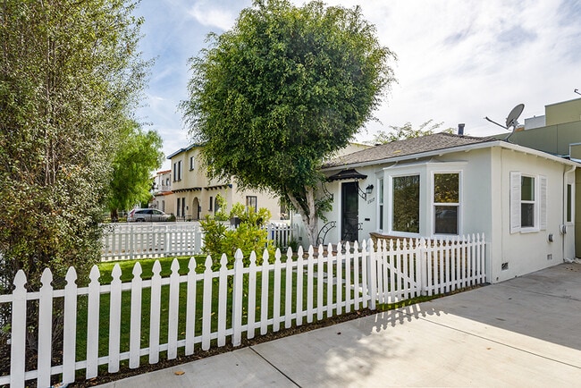 Photo - 1517 S Orange Grove Ave