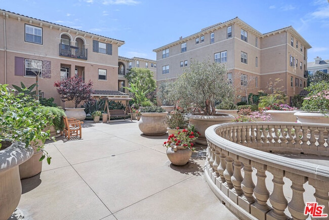 Building Photo - 13080 Pacific Promenade Unit 111