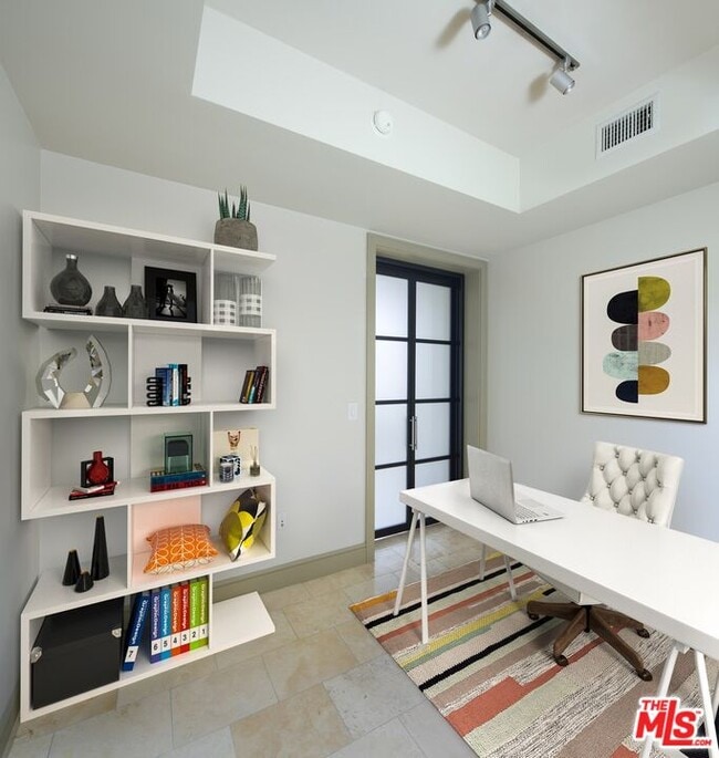 Photo - 10700 Wilshire Blvd Unit 301