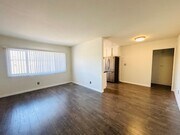 Photo - 539 E Hyde Park Pl Unit One Bedroom