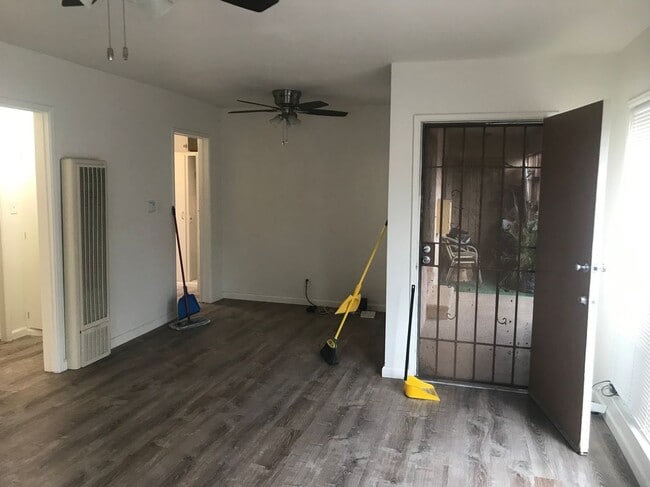 Building Photo - 3477 Carmona Ave