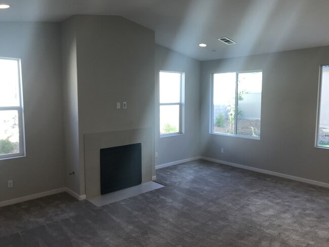 Photo - Welcome to beautiful home in Rosetta Canyon!