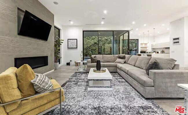 Photo - 742 N Cherokee Ave