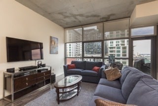Building Photo - 1494 Union St Unit 607