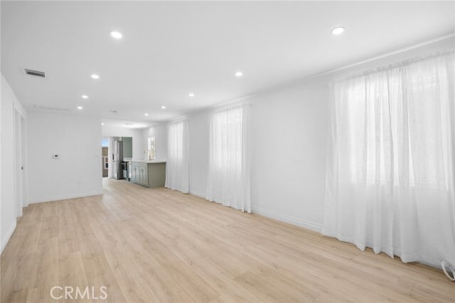 Photo - 10607 Whitegate Ave