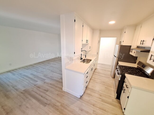 Photo - 11744 Runnymede St Unit 111