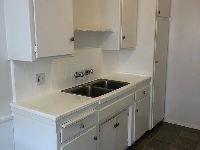 Building Photo - 6714-6711 11th Ave Unit 7