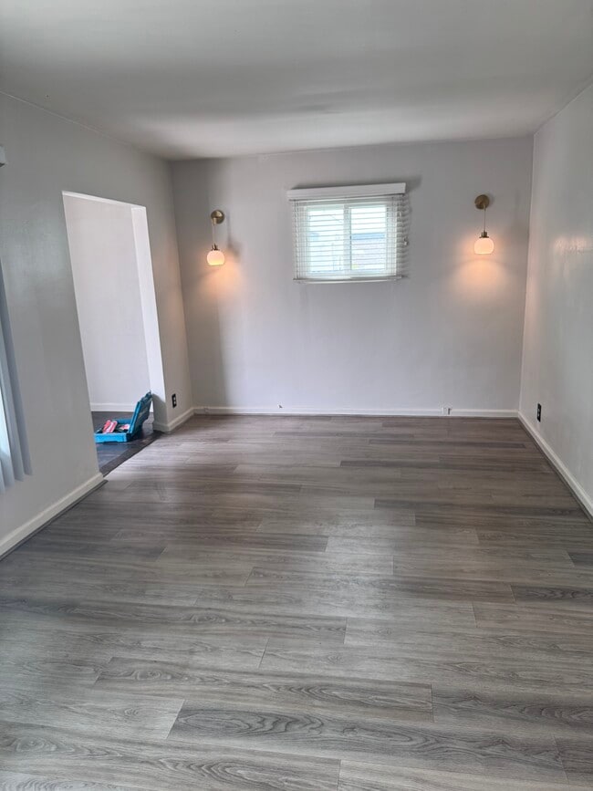 Photo - 617 1/2 Manchester Ter