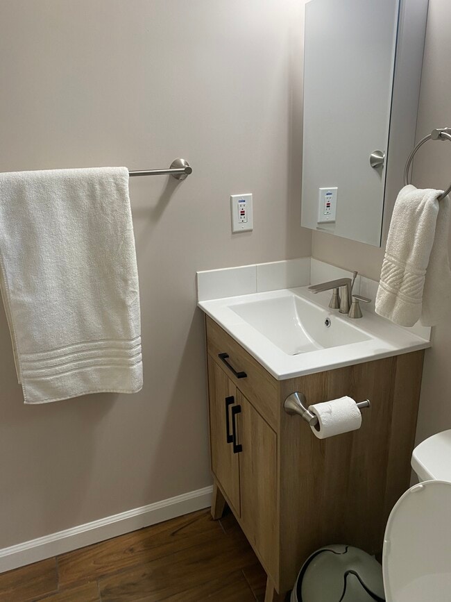 Photo - 3675 Kelton Ave Unit detached apartment