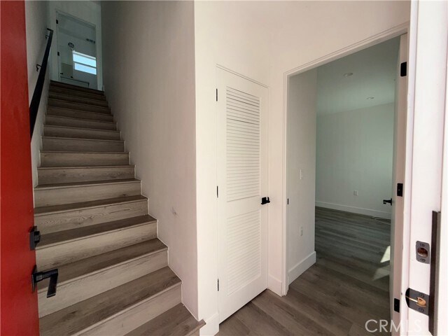 Photo - 21715 Hart St