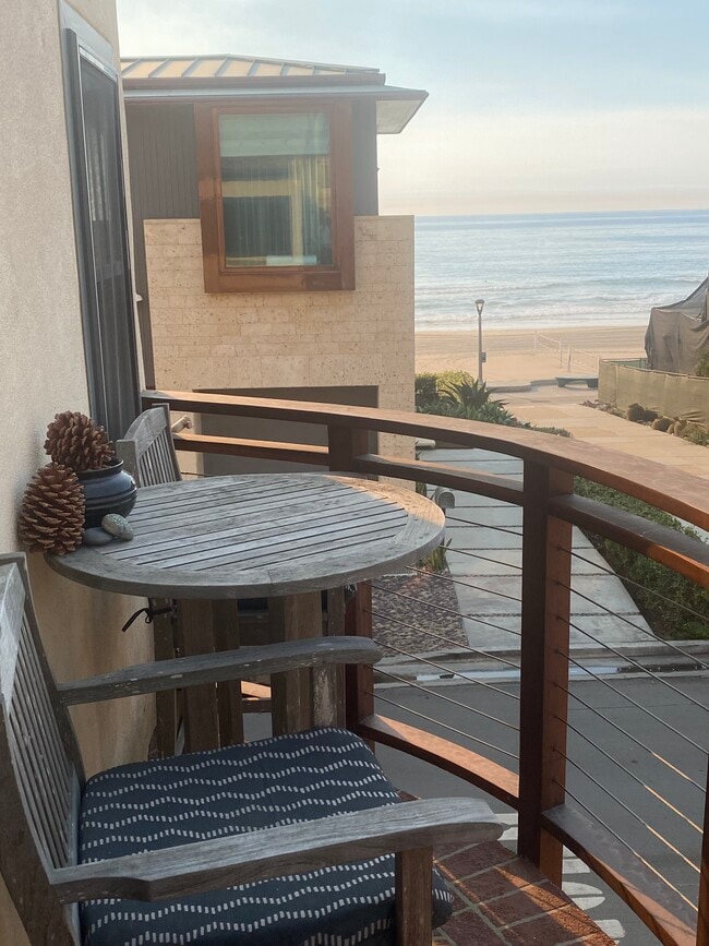 Entry porch with ocean view - 112 19th St Unit Beach Bungalow