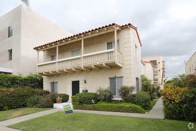 Building Photo - 124 S. Reeves Drive