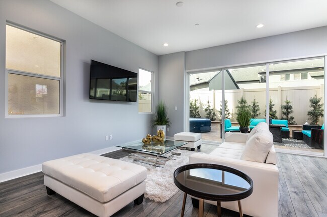 Photo - 577 Daniel Freeman Cir