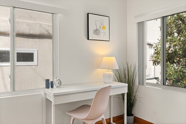 Photo - 1169 Amherst Ave Unit #1173-1/2