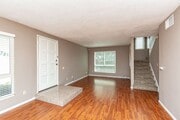 Photo - **LOOK NO FURTHER 3 BEDROOM TOWNHOME W/LAU...