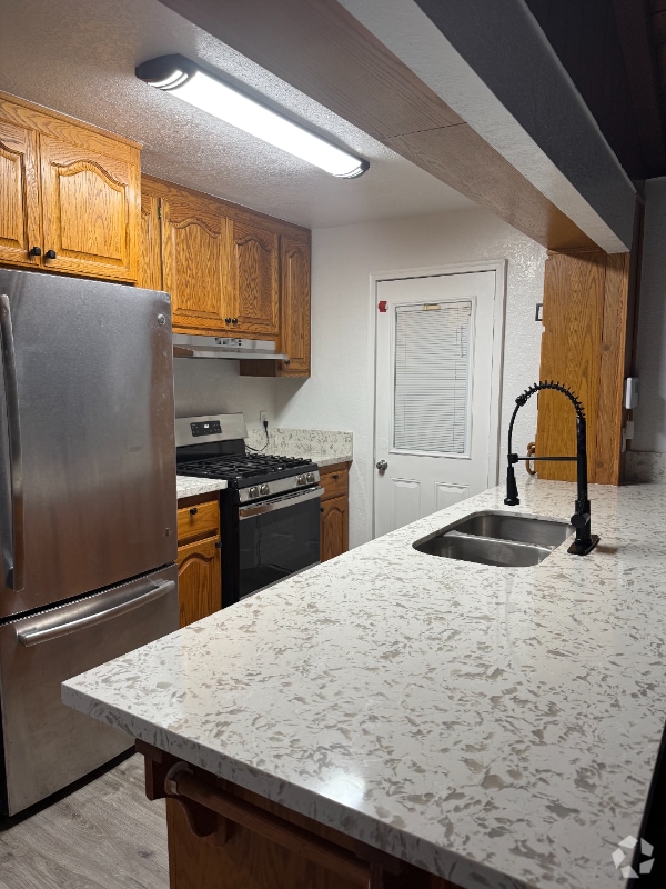 Building Photo - 13225 Domart Ave Rental