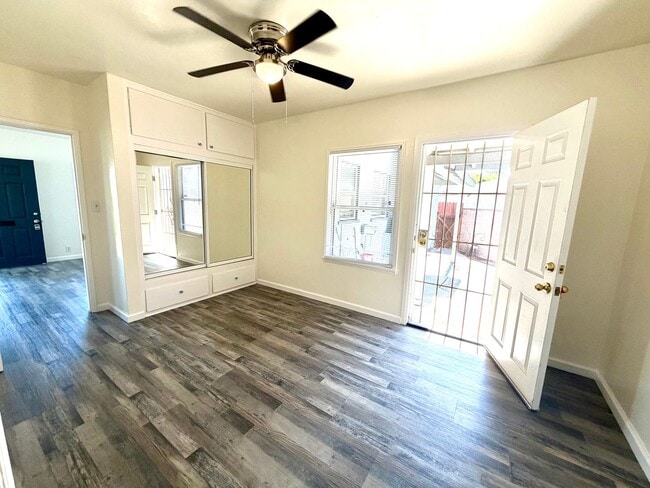 Photo - 2105 W Carson St