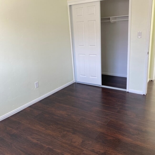 Photo - 4337 50th St