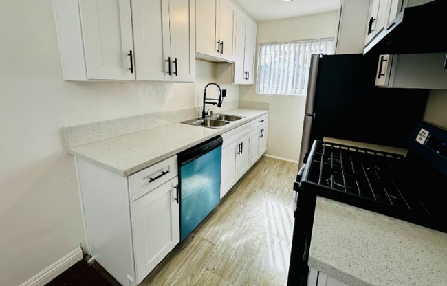 Photo - 719 N Kingsley Dr Apartment Unit 03