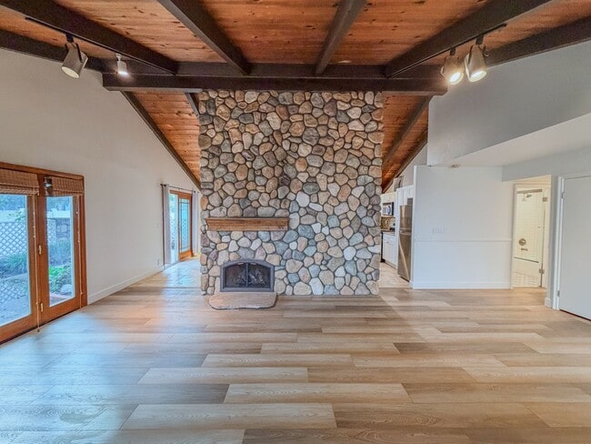 Photo - 5142 Sandpiper Way