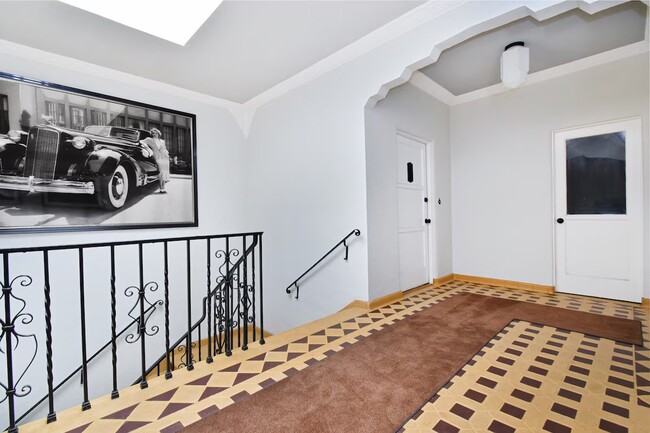 Photo - 724 S Genesee Ave Unit 5