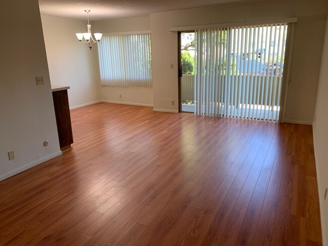 Photo - 1411 N Poinsettia Place