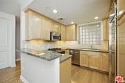 Photo - 2125 S Bentley Ave Townhome